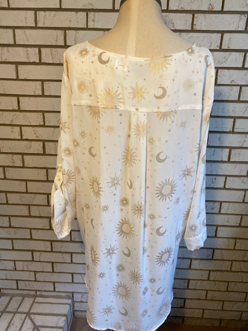 torrid Cream & Gold Celestial Print Blouse - Picture 4 of 6